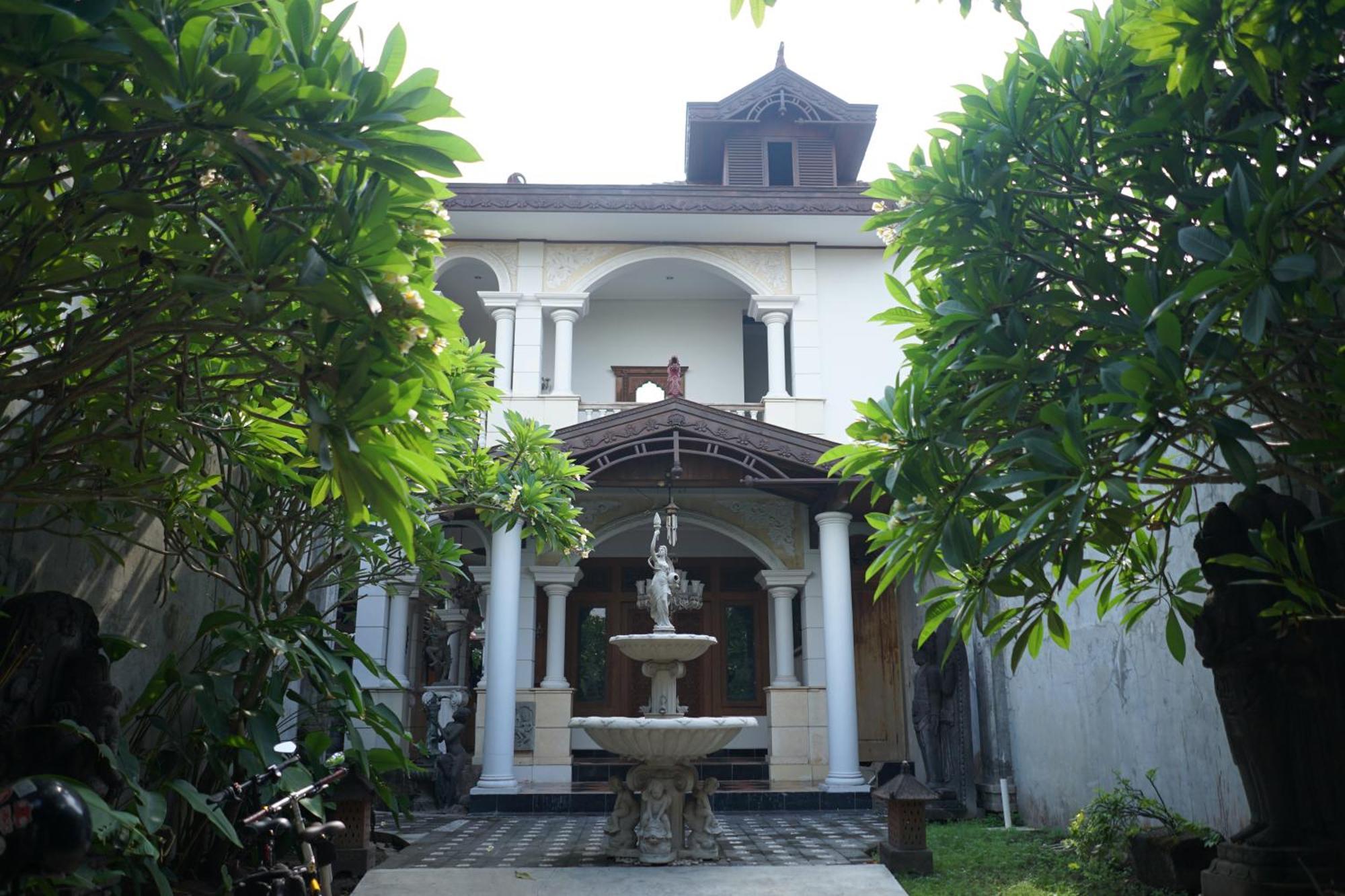Rumah Pesik Art & Heritage Hotel Gondowulung Exteriér fotografie